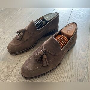Brown slip on with tassels in suede brown